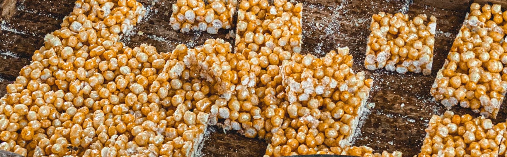 ข้าวต่อน้ำอ้อย  ขนมโบราณบ้านสันปูเลย จังหวัดพะเยา